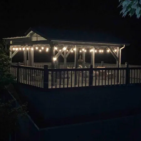 Bills Bungalow On Lake Burton With Top Dock And Patio